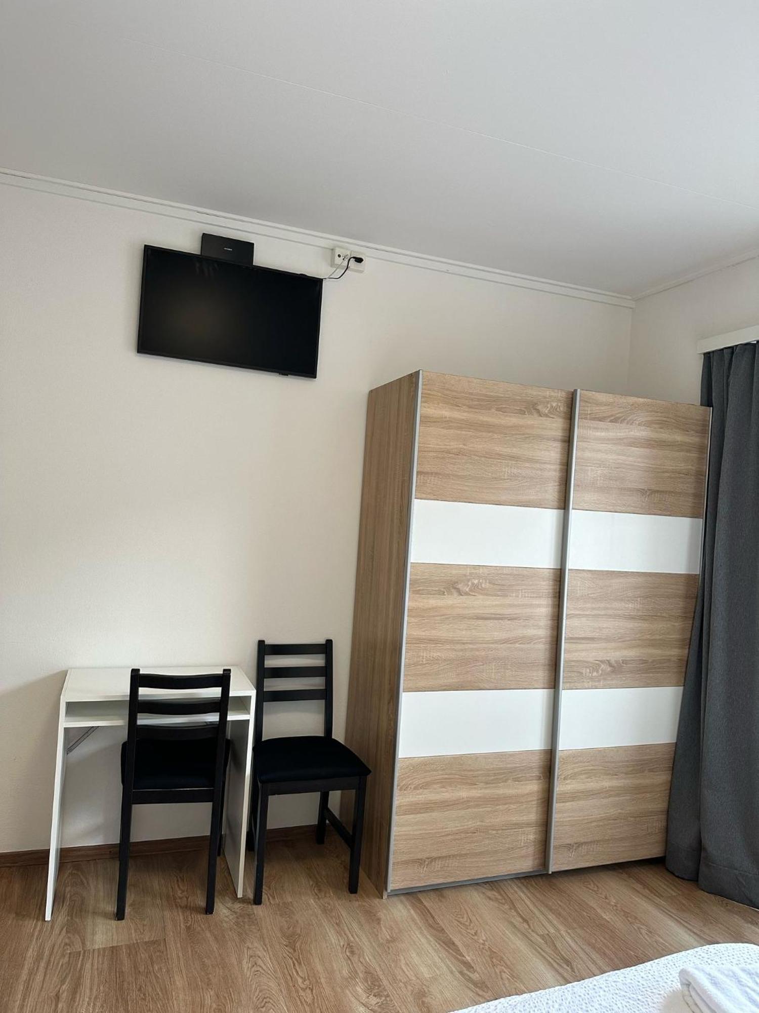Christina Hotel *